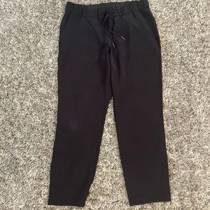 Black lulu lemon on the fly pant size 10